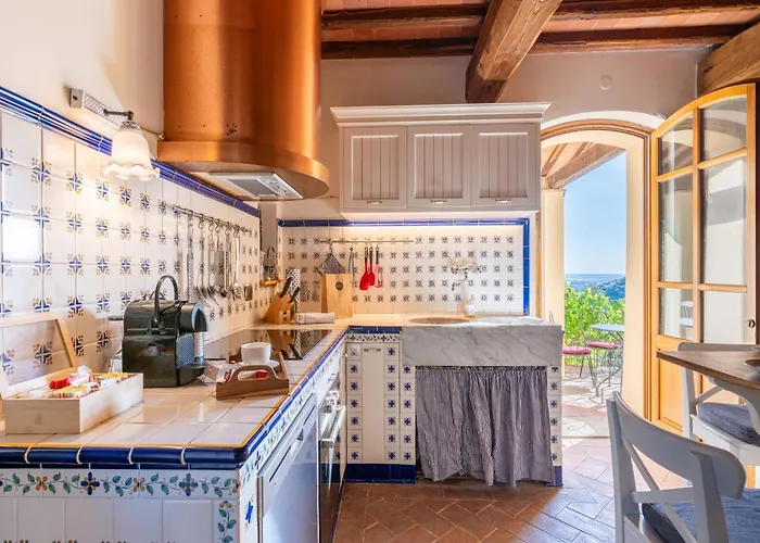 In Tuscany With Pool And Olive Grove Hébergement de vacances